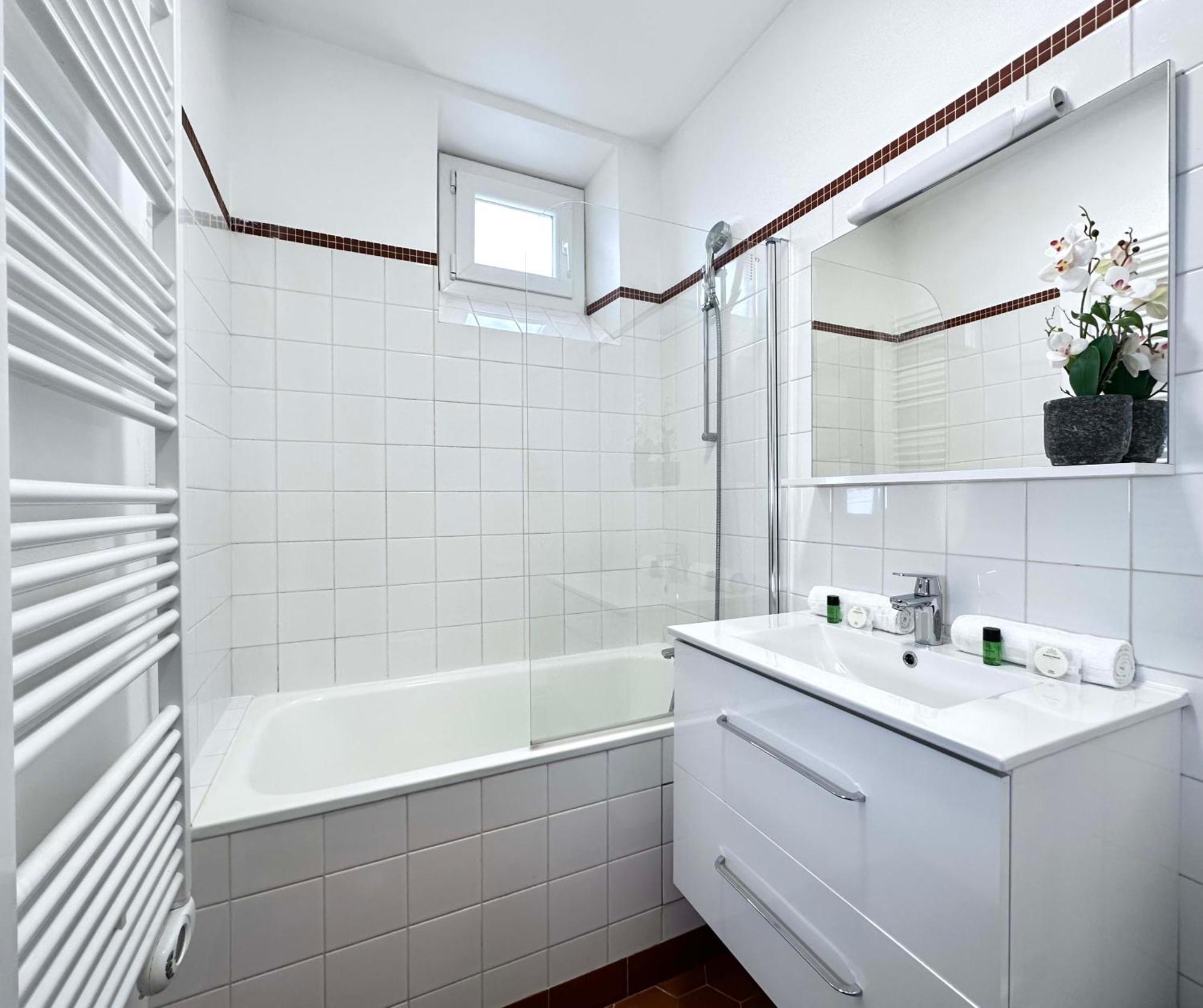 パリWelcoming & Cosy Flat Near Republiqueアパートメント エクステリア 写真