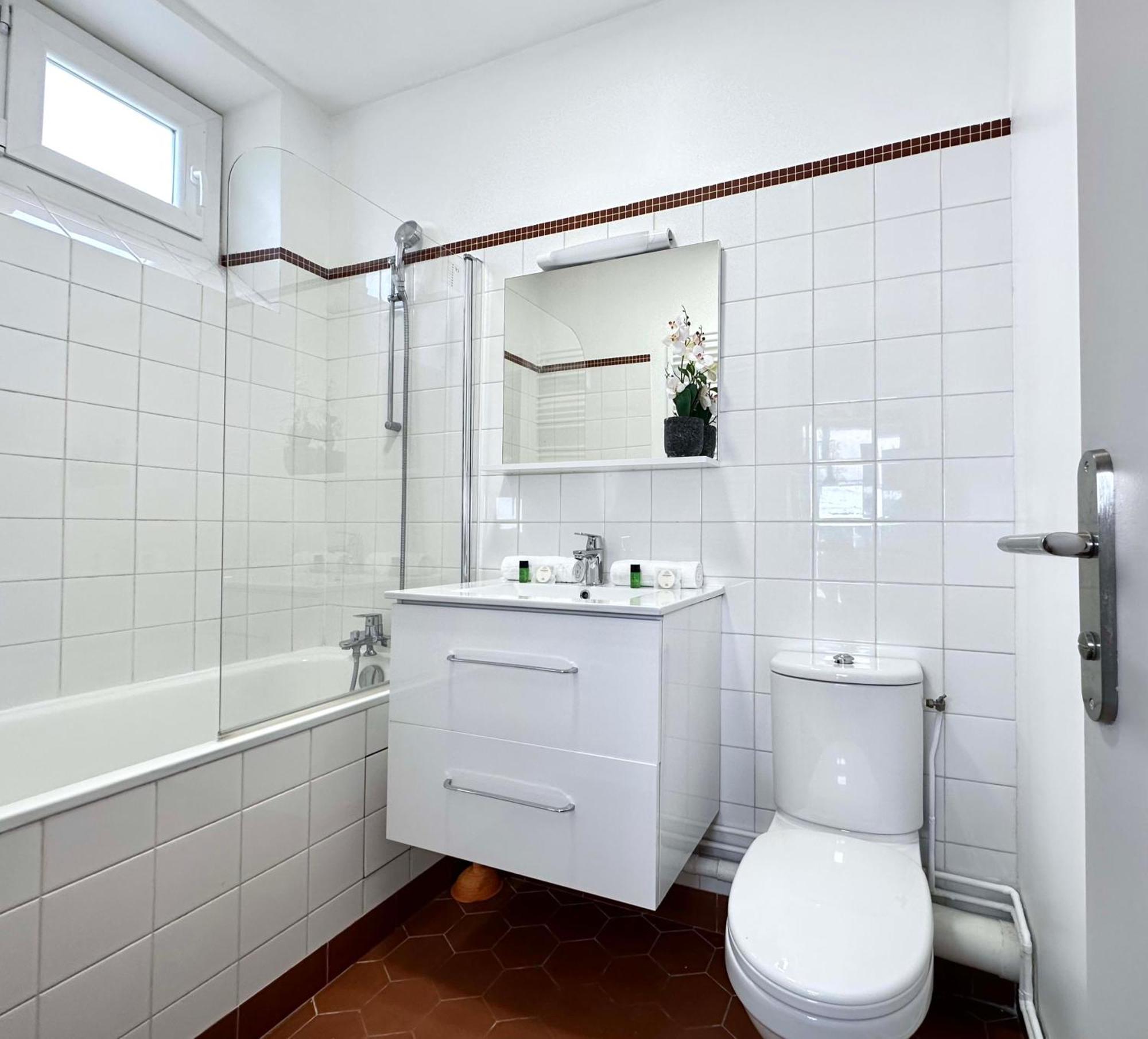 パリWelcoming & Cosy Flat Near Republiqueアパートメント エクステリア 写真