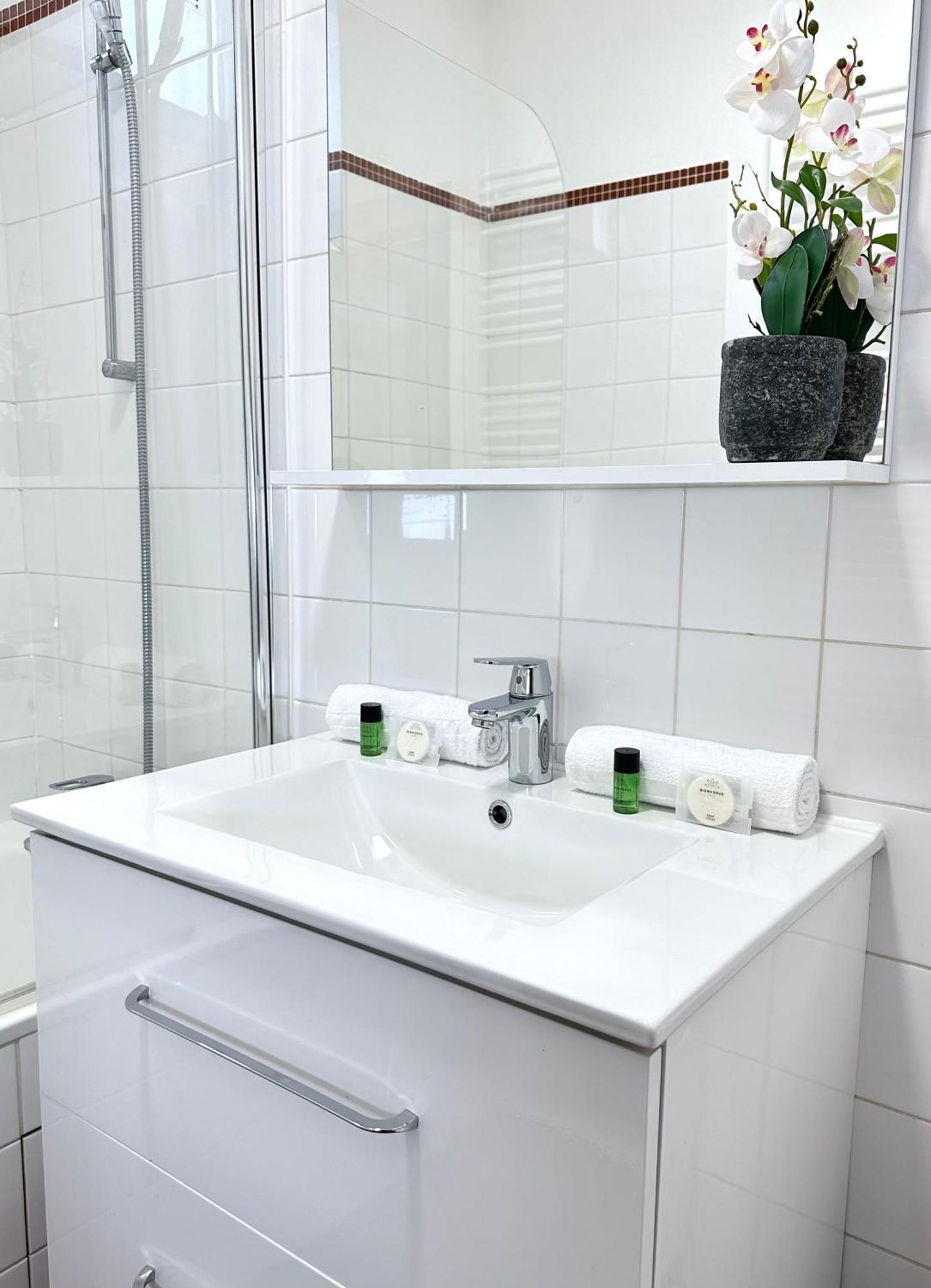 パリWelcoming & Cosy Flat Near Republiqueアパートメント エクステリア 写真